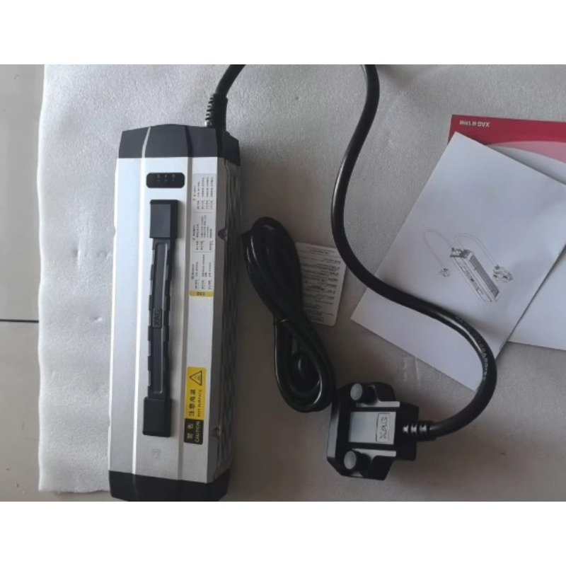 CM13600 Oplader voor 21-25year - Drone Battery Charger recensie en prijs